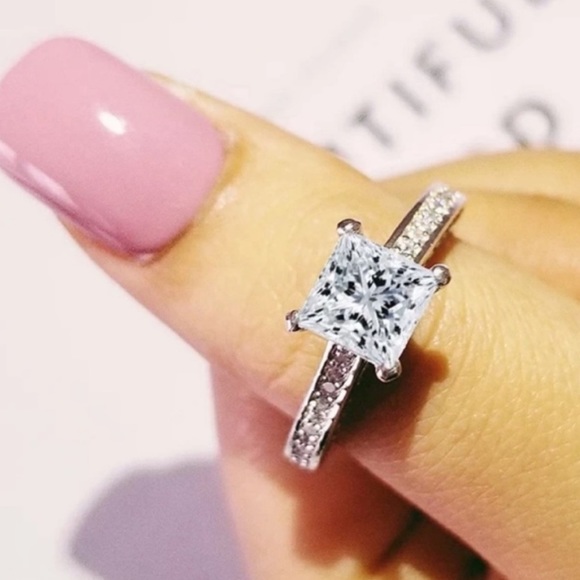 PRINCESS CUT 2CT 925 STERLING SILVER DIAMOND RING, CUTE RING, SHINY RING. - Picture 2 of 5